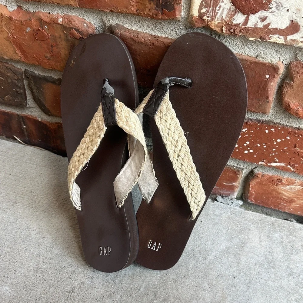 GAP Women's Tan and Brown Sandals size 9